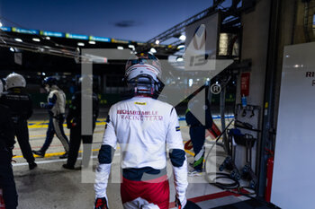 2022-06-09 - OGIER Sébastien (fra), Richard Mille Racing Team, Oreca 07 - Gibson, portrait garage, box, pitlane, during the free practices and qualifying sessions of the 2022 24 Hours of Le Mans, 3rd round of the 2022 FIA World Endurance Championship, on the Circuit de la Sarthe, from June 8 to 12, 2022 in Le Mans, France - 24 HEURES DU MANS 2022 - FREE PRACTICES AND QUALIFYING - PART 2 - ENDURANCE - MOTORS