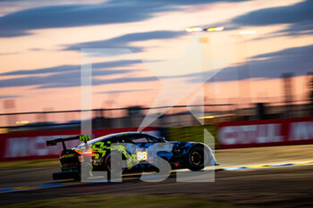 2022-06-09 - 98 DALLA LANA Paul (can), PITTARD David (gbr), THIIM Nicki (dnk), Northwest AMR, Aston Martin Vantage AMR, action during the free practices and qualifying sessions of the 2022 24 Hours of Le Mans, 3rd round of the 2022 FIA World Endurance Championship, on the Circuit de la Sarthe, from June 8 to 12, 2022 in Le Mans, France - 24 HEURES DU MANS 2022 - FREE PRACTICES AND QUALIFYING - PART 2 - ENDURANCE - MOTORS
