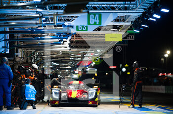 2022-06-09 - 27 CRESP Christophe (fra), JENSEN Michael (dnk), PALETTE Steven (fra), CD Sport, Ligier JSP217 - Gibson, pitlane, during the free practices and qualifying sessions of the 2022 24 Hours of Le Mans, 3rd round of the 2022 FIA World Endurance Championship, on the Circuit de la Sarthe, from June 8 to 12, 2022 in Le Mans, France - 24 HEURES DU MANS 2022 - FREE PRACTICES AND QUALIFYING - PART 2 - ENDURANCE - MOTORS