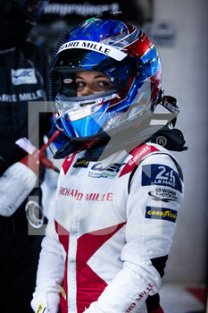 2022-06-09 - WADOUX Lilou (fra), Richard Mille Racing Team, Oreca 07 - Gibson, portrait garage, box, pitlane, during the free practices and qualifying sessions of the 2022 24 Hours of Le Mans, 3rd round of the 2022 FIA World Endurance Championship, on the Circuit de la Sarthe, from June 8 to 12, 2022 in Le Mans, France - 24 HEURES DU MANS 2022 - FREE PRACTICES AND QUALIFYING - PART 2 - ENDURANCE - MOTORS