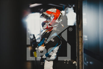 2022-06-09 - YE Yifei (chn), Cool Racing, Oreca 07 - Gibson, portrait during the free practices and qualifying sessions of the 2022 24 Hours of Le Mans, 3rd round of the 2022 FIA World Endurance Championship, on the Circuit de la Sarthe, from June 8 to 12, 2022 in Le Mans, France - 24 HEURES DU MANS 2022 - FREE PRACTICES AND QUALIFYING - ENDURANCE - MOTORS