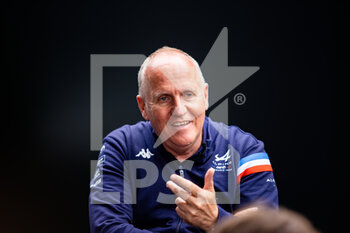 2022-06-10 - Alpine press conference SINAULT Philippe (fra), team principal and owner of Signatech racing, portait during the free practices and qualifying sessions of the 2022 24 Hours of Le Mans, 3rd round of the 2022 FIA World Endurance Championship, on the Circuit de la Sarthe, from June 8 to 12, 2022 in Le Mans, France - 24 HEURES DU MANS 2022 - FREE PRACTICES AND QUALIFYING - PART 2 - ENDURANCE - MOTORS