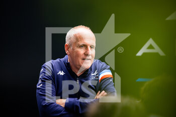 2022-06-10 - Alpine press conference SINAULT Philippe (fra), team principal and owner of Signatech racing, portait during the free practices and qualifying sessions of the 2022 24 Hours of Le Mans, 3rd round of the 2022 FIA World Endurance Championship, on the Circuit de la Sarthe, from June 8 to 12, 2022 in Le Mans, France - 24 HEURES DU MANS 2022 - FREE PRACTICES AND QUALIFYING - PART 2 - ENDURANCE - MOTORS