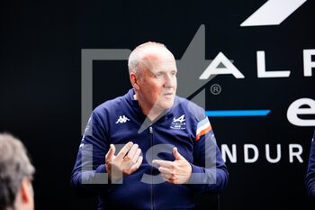 2022-06-10 - SINAULT Philippe (fra), team principal and owner of Signatech racing, portait Alpine press conference during the free practices and qualifying sessions of the 2022 24 Hours of Le Mans, 3rd round of the 2022 FIA World Endurance Championship, on the Circuit de la Sarthe, from June 8 to 12, 2022 in Le Mans, France - 24 HEURES DU MANS 2022 - FREE PRACTICES AND QUALIFYING - PART 2 - ENDURANCE - MOTORS
