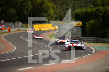 2022-06-10 - 08 BUEMI Sébastien (swi), HARTLEY Brendon (nzl), HIRAKAWA Ryo (jpn), Toyota Gazoo Racing, Toyota GR010 - Hybrid, action, during the 2022 24 Hours of Le Mans, 3rd round of the 2022 FIA World Endurance Championship, on the Circuit de la Sarthe, from June 11 to 12, 2022 in Le Mans, France - 24 HEURES DU MANS 2022 - PART 1 - ENDURANCE - MOTORS