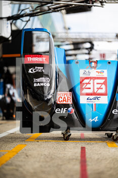 2022-06-10 - 36 NEGRAO André (bra), LAPIERRE Nicolas (fra), VAXIVIERE Matthieu (fra), Alpine Elf Team, Alpine A480 - Gibson, stand during the 2022 24 Hours of Le Mans, 3rd round of the 2022 FIA World Endurance Championship, on the Circuit de la Sarthe, from June 11 to 12, 2022 in Le Mans, France - 24 HEURES DU MANS 2022 - PART 1 - ENDURANCE - MOTORS