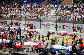 2022-06-10 - Crowd ambiance during the 2022 24 Hours of Le Mans, 3rd round of the 2022 FIA World Endurance Championship, on the Circuit de la Sarthe, from June 11 to 12, 2022 in Le Mans, France - 24 HEURES DU MANS 2022 - PART 1 - ENDURANCE - MOTORS