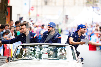 2022-06-10 - 36 NEGRAO André (bra), LAPIERRE Nicolas (fra), VAXIVIERE Matthieu (fra), Alpine Elf Team, Alpine A480 - Gibson, during the Parade of the 2022 24 Hours of Le Mans, 3rd round of the 2022 FIA World Endurance Championship, on the Circuit de la Sarthe, on June 10, 2022 in Le Mans, France - 24 HEURES DU MANS 2022 - PARADE - ENDURANCE - MOTORS