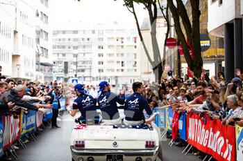 2022-06-10 - 36 NEGRAO André (bra), LAPIERRE Nicolas (fra), VAXIVIERE Matthieu (fra), Alpine Elf Team, Alpine A480 - Gibson, during the Parade of the 2022 24 Hours of Le Mans, 3rd round of the 2022 FIA World Endurance Championship, on the Circuit de la Sarthe, on June 10, 2022 in Le Mans, France - 24 HEURES DU MANS 2022 - PARADE - ENDURANCE - MOTORS