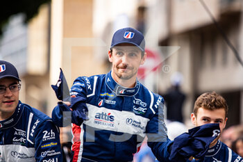 2022-06-10 - ALBUQUERQUE Filipe (prt), United Autosports USA, Oreca 07 - Gibson, portrait during the Parade of the 2022 24 Hours of Le Mans, 3rd round of the 2022 FIA World Endurance Championship, on the Circuit de la Sarthe, on June 10, 2022 in Le Mans, France - 24 HEURES DU MANS 2022 - PARADE - ENDURANCE - MOTORS