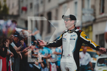2022-06-10 - TANDY Nick (gbr), Corvette Racing, Chevrolet Corvette C8.R, portrait during the Parade of the 2022 24 Hours of Le Mans, 3rd round of the 2022 FIA World Endurance Championship, on the Circuit de la Sarthe, on June 10, 2022 in Le Mans, France - 24 HEURES DU MANS 2022 - PARADE - ENDURANCE - MOTORS