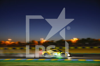 2022-06-11 - 63 GARCIA Antonio (spa), TAYLOR Jordan (usa), CATSBURG Nicky (nld), Corvette Racing, Chevrolet Corvette C8.R, action during the 2022 24 Hours of Le Mans, 3rd round of the 2022 FIA World Endurance Championship, on the Circuit de la Sarthe, from June 11 to 12, 2022 in Le Mans, France - 24 HEURES DU MANS 2022 - PART 1 - ENDURANCE - MOTORS