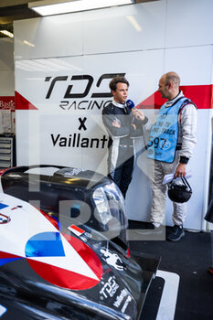 2022-06-11 - DE VRIES Nyck (nld), TDS Racing x Vaillante, Oreca 07 - Gibson, portrait garage, box,, during the 2022 24 Hours of Le Mans, 3rd round of the 2022 FIA World Endurance Championship, on the Circuit de la Sarthe, from June 11 to 12, 2022 in Le Mans, France - 24 HEURES DU MANS 2022 - PART 1 - ENDURANCE - MOTORS