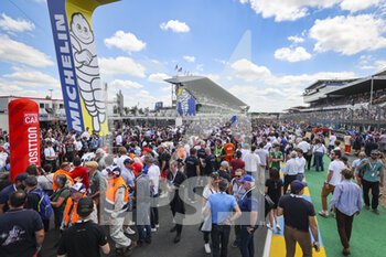 2022-06-11 - Starting grid, grille de depart, during the 2022 24 Hours of Le Mans, 3rd round of the 2022 FIA World Endurance Championship, on the Circuit de la Sarthe, from June 11 to 12, 2022 in Le Mans, France - 24 HEURES DU MANS 2022 - PART 1 - ENDURANCE - MOTORS