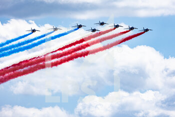2022-06-11 - Patrouille de France during the 2022 24 Hours of Le Mans, 3rd round of the 2022 FIA World Endurance Championship, on the Circuit de la Sarthe, from June 11 to 12, 2022 in Le Mans, France - 24 HEURES DU MANS 2022 - PART 1 - ENDURANCE - MOTORS