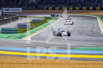 2022-06-11 - 36 NEGRAO André (bra), LAPIERRE Nicolas (fra), VAXIVIERE Matthieu (fra), Alpine Elf Team, Alpine A480 - Gibson, action, formation lap during the 2022 24 Hours of Le Mans, 3rd round of the 2022 FIA World Endurance Championship, on the Circuit de la Sarthe, from June 11 to 12, 2022 in Le Mans, France - 24 HEURES DU MANS 2022 - PART 1 - ENDURANCE - MOTORS