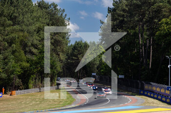 2022-06-11 - Formation lap during the 2022 24 Hours of Le Mans, 3rd round of the 2022 FIA World Endurance Championship, on the Circuit de la Sarthe, from June 11 to 12, 2022 in Le Mans, France - 24 HEURES DU MANS 2022 - PART 1 - ENDURANCE - MOTORS