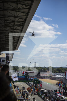 2022-06-11 - Helicopter from the french army during the 2022 24 Hours of Le Mans, 3rd round of the 2022 FIA World Endurance Championship, on the Circuit de la Sarthe, from June 11 to 12, 2022 in Le Mans, France - 24 HEURES DU MANS 2022 - PART 1 - ENDURANCE - MOTORS