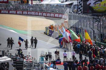 2022-06-11 - Arrival of the french start flag during the 2022 24 Hours of Le Mans, 3rd round of the 2022 FIA World Endurance Championship, on the Circuit de la Sarthe, from June 11 to 12, 2022 in Le Mans, France - 24 HEURES DU MANS 2022 - PART 1 - ENDURANCE - MOTORS