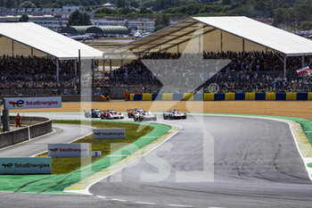 2022-06-11 - Premier tour, first lap, start of the race, depart, during the 2022 24 Hours of Le Mans, 3rd round of the 2022 FIA World Endurance Championship, on the Circuit de la Sarthe, from June 11 to 12, 2022 in Le Mans, France - 24 HEURES DU MANS 2022 - PART 1 - ENDURANCE - MOTORS