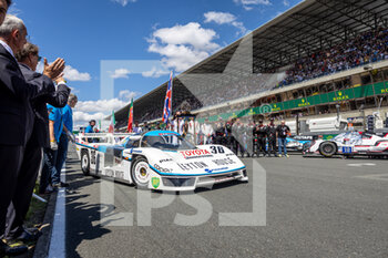 2022-06-11 - starting grid, grille de depart, TOYOTA, during the 2022 24 Hours of Le Mans, 3rd round of the 2022 FIA World Endurance Championship, on the Circuit de la Sarthe, from June 11 to 12, 2022 in Le Mans, France - 24 HEURES DU MANS 2022 - PART 1 - ENDURANCE - MOTORS