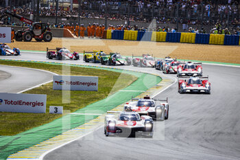2022-06-11 - start of the race, depart, during the 2022 24 Hours of Le Mans, 3rd round of the 2022 FIA World Endurance Championship, on the Circuit de la Sarthe, from June 11 to 12, 2022 in Le Mans, France - 24 HEURES DU MANS 2022 - PART 1 - ENDURANCE - MOTORS