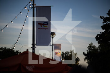 2022-06-11 - TotalEnergies, flag, drapeau during the 2022 24 Hours of Le Mans, 3rd round of the 2022 FIA World Endurance Championship, on the Circuit de la Sarthe, from June 11 to 12, 2022 in Le Mans, France - 24 HEURES DU MANS 2022 - PART 1 - ENDURANCE - MOTORS