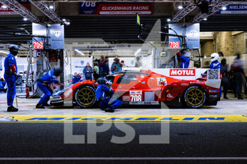2022-06-12 - 708 PLA Olivier (fra), DUMAS Romain (fra), DERANI Felipe (bra), Glickenhaus Racing, Glickenhaus 007 LMH, pitlane, during the 2022 24 Hours of Le Mans, 3rd round of the 2022 FIA World Endurance Championship, on the Circuit de la Sarthe, from June 11 to 12, 2022 in Le Mans, France - 24 HEURES DU MANS 2022 - PART 2 - ENDURANCE - MOTORS
