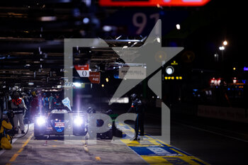2022-06-12 - 36 NEGRAO André (bra), LAPIERRE Nicolas (fra), VAXIVIERE Matthieu (fra), Alpine Elf Team, Alpine A480 - Gibson, pitlane, during the 2022 24 Hours of Le Mans, 3rd round of the 2022 FIA World Endurance Championship, on the Circuit de la Sarthe, from June 11 to 12, 2022 in Le Mans, France - 24 HEURES DU MANS 2022 - PART 2 - ENDURANCE - MOTORS