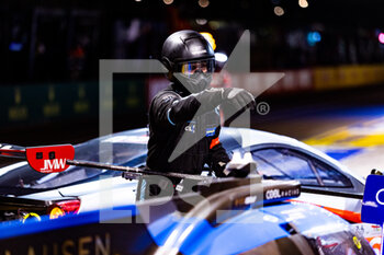2022-06-12 - 37 YE Yifei (chn), TAYLOR Ricky (usa), KRUETTEN Niklas (ger), Cool Racing, Oreca 07 - Gibson, mechanic, mecanicien during the 2022 24 Hours of Le Mans, 3rd round of the 2022 FIA World Endurance Championship, on the Circuit de la Sarthe, from June 11 to 12, 2022 in Le Mans, France - 24 HEURES DU MANS 2022 - PART 2 - ENDURANCE - MOTORS