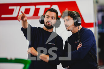 2022-06-12 - Oreca mechanic, mecanicien during the 2022 24 Hours of Le Mans, 3rd round of the 2022 FIA World Endurance Championship, on the Circuit de la Sarthe, from June 11 to 12, 2022 in Le Mans, France - 24 HEURES DU MANS 2022 - PART 2 - ENDURANCE - MOTORS