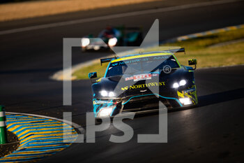 2022-06-12 - 98 DALLA LANA Paul (can), PITTARD David (gbr), THIIM Nicki (dnk), Northwest AMR, Aston Martin Vantage AMR, action during the 2022 24 Hours of Le Mans, 3rd round of the 2022 FIA World Endurance Championship, on the Circuit de la Sarthe, from June 11 to 12, 2022 in Le Mans, France - 24 HEURES DU MANS 2022 - PART 2 - ENDURANCE - MOTORS