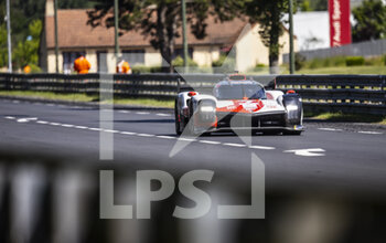 2022-06-12 - 07 CONWAY Mike (gbr), KOBAYASHI Kamui (jpn), LOPEZ Jose Maria (arg), Toyota Gazoo Racing, Toyota GR010 - Hybrid, action during the 2022 24 Hours of Le Mans, 3rd round of the 2022 FIA World Endurance Championship, on the Circuit de la Sarthe, from June 11 to 12, 2022 in Le Mans, France - 24 HEURES DU MANS 2022 - PART 2 - ENDURANCE - MOTORS