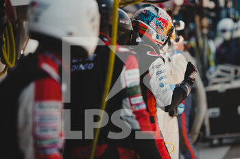 2022-06-12 - BUEMI Sébastien (swi), Toyota Gazoo Racing, Toyota GR010 - Hybrid, portrait during the 2022 24 Hours of Le Mans, 3rd round of the 2022 FIA World Endurance Championship, on the Circuit de la Sarthe, from June 11 to 12, 2022 in Le Mans, France - 24 HEURES DU MANS 2022 - PART 2 - ENDURANCE - MOTORS
