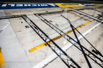 2022-06-12 - pitlane, illustration during the 2022 24 Hours of Le Mans, 3rd round of the 2022 FIA World Endurance Championship, on the Circuit de la Sarthe, from June 11 to 12, 2022 in Le Mans, France - 24 HEURES DU MANS 2022 - PART 2 - ENDURANCE - MOTORS