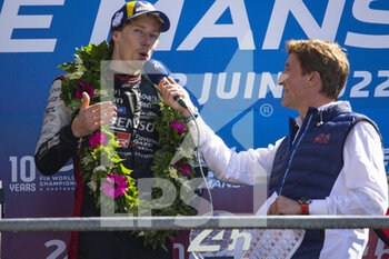 2022-06-12 - HARTLEY Brendon (nzl), Toyota Gazoo Racing, Toyota GR010 - Hybrid, portrait, podium during the 2022 24 Hours of Le Mans, 3rd round of the 2022 FIA World Endurance Championship, on the Circuit de la Sarthe, from June 11 to 12, 2022 in Le Mans, France - 24 HEURES DU MANS 2022 - PART 2 - ENDURANCE - MOTORS