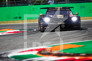 2022-06-30 - 77 BRUNI Gianmaria (ita), FERRARI Lorenzo (ita), RIED Christian (ger), Proton Competition, Porsche 911 RSR-19, action during the 4 Hours of Monza 2022, 3rd round of the 2022 European Le Mans Series on the Autodromo Nazionale di Monza from July 1 to 3, in Monza, Italy - AUTO - ELMS - 4 HOURS OF MONZA 2022 - ENDURANCE - MOTORS