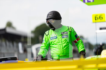 2022-06-30 - 13 CREWS Charles (usa), PINO Nico (chl), OLIVEIRA Guilherme (prt), Inter Europol Competition, Ligier JS P320 - Nissan, mechanic, mecanicien during the 4 Hours of Monza 2022, 3rd round of the 2022 European Le Mans Series on the Autodromo Nazionale di Monza from July 1 to 3, in Monza, Italy - AUTO - ELMS - 4 HOURS OF MONZA 2022 - ENDURANCE - MOTORS