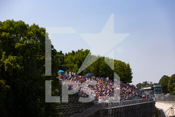 2022-07-03 - Fans ambiance during the 4 Hours of Monza 2022, 3rd round of the 2022 European Le Mans Series on the Autodromo Nazionale di Monza from July 1 to 3, in Monza, Italy - AUTO - ELMS - 4 HOURS OF MONZA 2022 - ENDURANCE - MOTORS