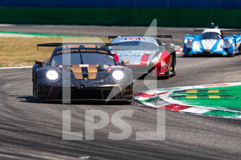 2022-07-03 - 18 HARYANTO Andrew (ind), PICARIELLO Alessio (bel), RUMP Martin (est), Absolute Racing, Porsche 911 RSR-19, action during the 4 Hours of Monza 2022, 3rd round of the 2022 European Le Mans Series on the Autodromo Nazionale di Monza from July 1 to 3, in Monza, Italy - AUTO - ELMS - 4 HOURS OF MONZA 2022 - ENDURANCE - MOTORS