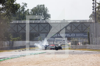 2022-07-03 - Crash 03 BENTLEY Andrew (gbr), McGUIRE Jim (usa), VAN BERLO Kay (nld), United Autosports, Ligier JS P320 - Nissan, action during the 4 Hours of Monza 2022, 3rd round of the 2022 European Le Mans Series on the Autodromo Nazionale di Monza from July 1 to 3, in Monza, Italy - AUTO - ELMS - 4 HOURS OF MONZA 2022 - ENDURANCE - MOTORS
