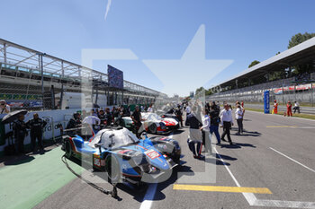 2022-07-10 - starting grid, grille de depart,36 NEGRAO André (bra), LAPIERRE Nicolas (fra), VAXIVIERE Matthieu (fra), Alpine Elf Team, Alpine A480 - Gibson, during the 6 Hours of Monza 2022, 4th round of the 2022 FIA World Endurance Championship on the Autodromo Nazionale di Monza from July 8 to 10, 2022 in Monza, Italy - AUTO - FIA WEC - 6 HOURS OF MONZA 2022 - ENDURANCE - MOTORS
