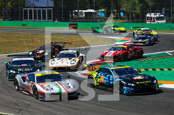 2022-07-10 - 54 FLOHR Thomas (swi), CASTELLACCI Francesco (ita), CASSIDY Nick (nzl), AF Corse, Ferrari 488 GTE EVO, 98 DALLA LANA Paul (can), PITTARD David (gbr), THIIM Nicki (dnk), Northwest AMR, Aston Martin Vantage AMR, action during the 6 Hours of Monza 2022, 4th round of the 2022 FIA World Endurance Championship on the Autodromo Nazionale di Monza from July 8 to 10, 2022 in Monza, Italy - AUTO - FIA WEC - 6 HOURS OF MONZA 2022 - ENDURANCE - MOTORS