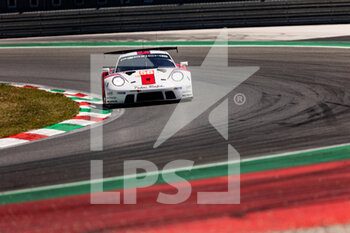 2022-07-10 - 56 IRIBE Brendan (usa), MILLROY Ollie (gbr), BARNICOAT Ben (gbr), Team Project 1, Porsche 911 RSR - 19, action during the 6 Hours of Monza 2022, 4th round of the 2022 FIA World Endurance Championship on the Autodromo Nazionale di Monza from July 8 to 10, 2022 in Monza, Italy - AUTO - FIA WEC - 6 HOURS OF MONZA 2022 - ENDURANCE - MOTORS
