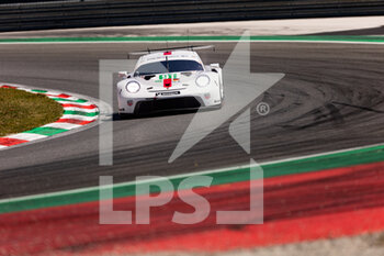 2022-07-10 - 91 BRUNI Gianmaria (ita), MAKOWIECKI Frederic (fra), Porsche GT Team, Porsche 911 RSR - 19, action during the 6 Hours of Monza 2022, 4th round of the 2022 FIA World Endurance Championship on the Autodromo Nazionale di Monza from July 8 to 10, 2022 in Monza, Italy - AUTO - FIA WEC - 6 HOURS OF MONZA 2022 - ENDURANCE - MOTORS