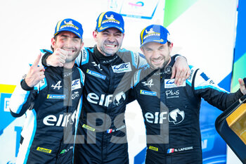 2022-07-10 - 36 NEGRAO André (bra), LAPIERRE Nicolas (fra), VAXIVIERE Matthieu (fra), Alpine Elf Team, Alpine A480 - Gibson, celebrating victory during the 6 Hours of Monza 2022, 4th round of the 2022 FIA World Endurance Championship on the Autodromo Nazionale di Monza from July 8 to 10, 2022 in Monza, Italy - AUTO - FIA WEC - 6 HOURS OF MONZA 2022 - ENDURANCE - MOTORS