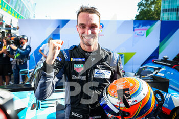 2022-07-10 - Harry Tincknell (GBR), Dempsey-Proton Racing, Porsche 911 RSR - 19, celebrating victory during the 6 Hours of Monza 2022, 4th round of the 2022 FIA World Endurance Championship on the Autodromo Nazionale di Monza from July 8 to 10, 2022 in Monza, Italy - AUTO - FIA WEC - 6 HOURS OF MONZA 2022 - ENDURANCE - MOTORS