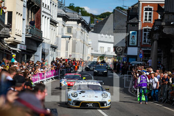 2022-07-27 - 100 Toksport WRT, Porsche 911 GT3-R of Julien ANDLAUER, Marvin DIENST, Sven MÜLLER, Parade in Spa city, during the TotalEnergies 24 hours of Spa 2022, 7th round of the 2022 Fanatec GT World Challenge Europe Powered by AWS, from July 27 to 31, 2021 on the Circuit de Spa-Francorchamps, in Stavelot, Belgium - AUTO - 24 HOURS OF SPA 2022 - ENDURANCE - MOTORS