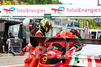 2022-07-28 - 52 AF Corse, Ferrari 488 GT3 of Stefano COSTANTINI, Louis MACHIELS, Andrea BERTOLINI, Alessio ROVERA, in action pitstop during the TotalEnergies 24 hours of Spa 2022, 7th round of the 2022 Fanatec GT World Challenge Europe Powered by AWS, from July 27 to 31, 2021 on the Circuit de Spa-Francorchamps, in Stavelot, Belgium - AUTO - 24 HOURS OF SPA 2022 - ENDURANCE - MOTORS