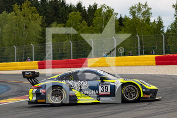 2022-07-28 - 39 Singha Racing Team TP 12, Porsche 911 GT3-R of Piti BHIROMBHAKDI, Christophe HAMON, Tanart SATHIENTHIRAKUL, Earl BAMBER, in action track, piste, during the TotalEnergies 24 hours of Spa 2022, 7th round of the 2022 Fanatec GT World Challenge Europe Powered by AWS, from July 27 to 31, 2021 on the Circuit de Spa-Francorchamps, in Stavelot, Belgium - AUTO - 24 HOURS OF SPA 2022 - ENDURANCE - MOTORS
